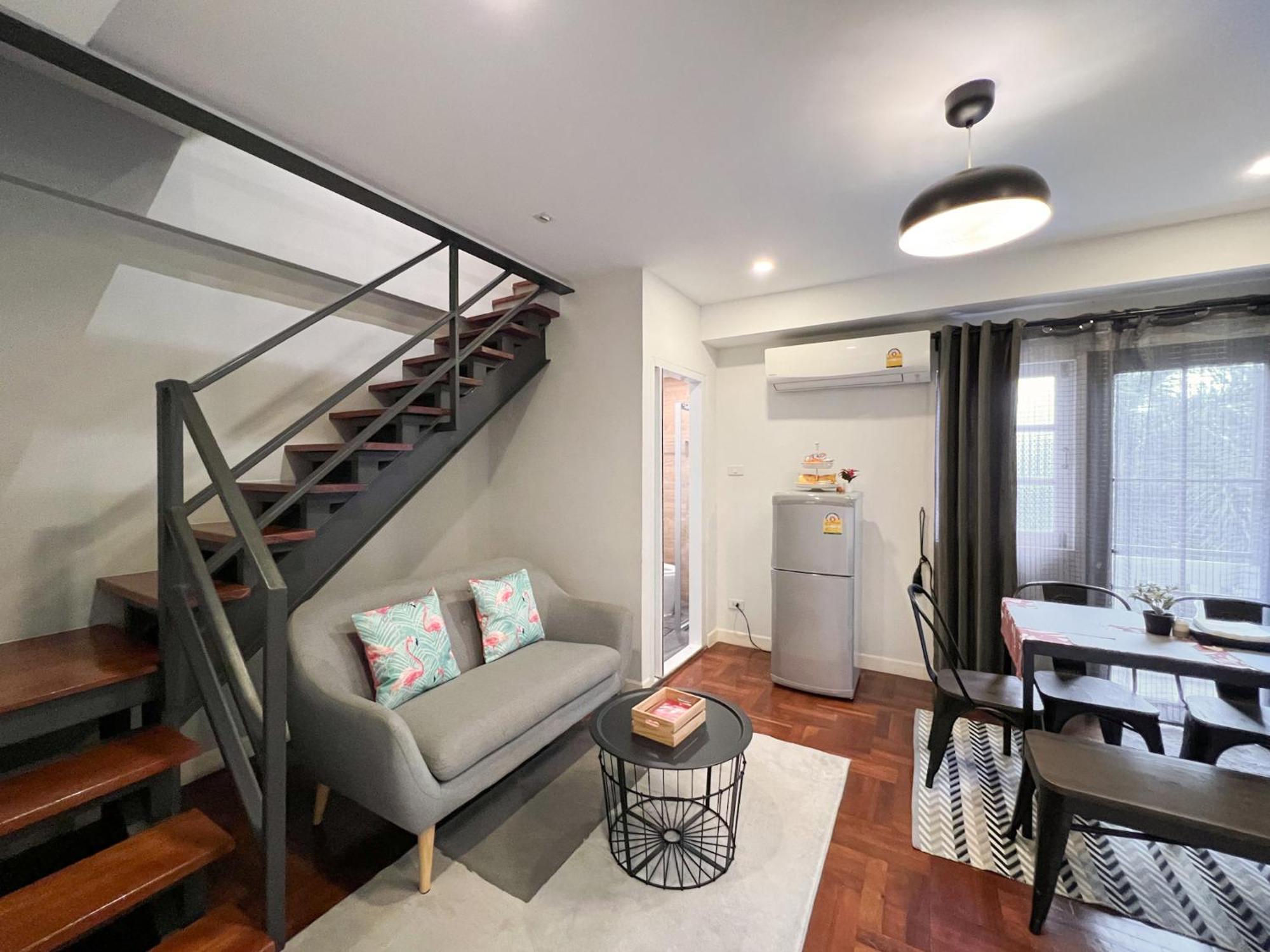 Neveu Premier Residence : Ratchada Бангкок Экстерьер фото