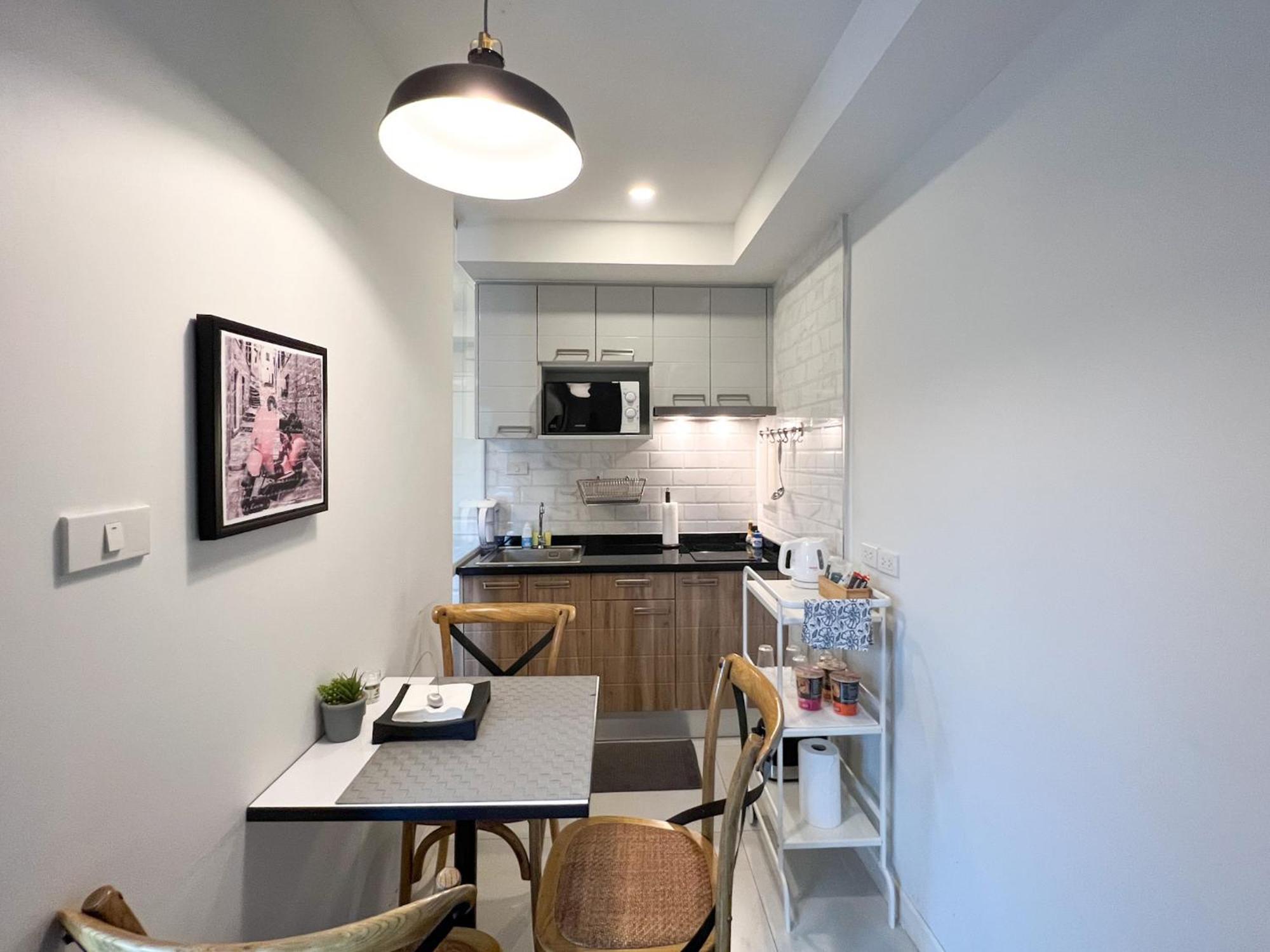 Neveu Premier Residence : Ratchada Бангкок Экстерьер фото