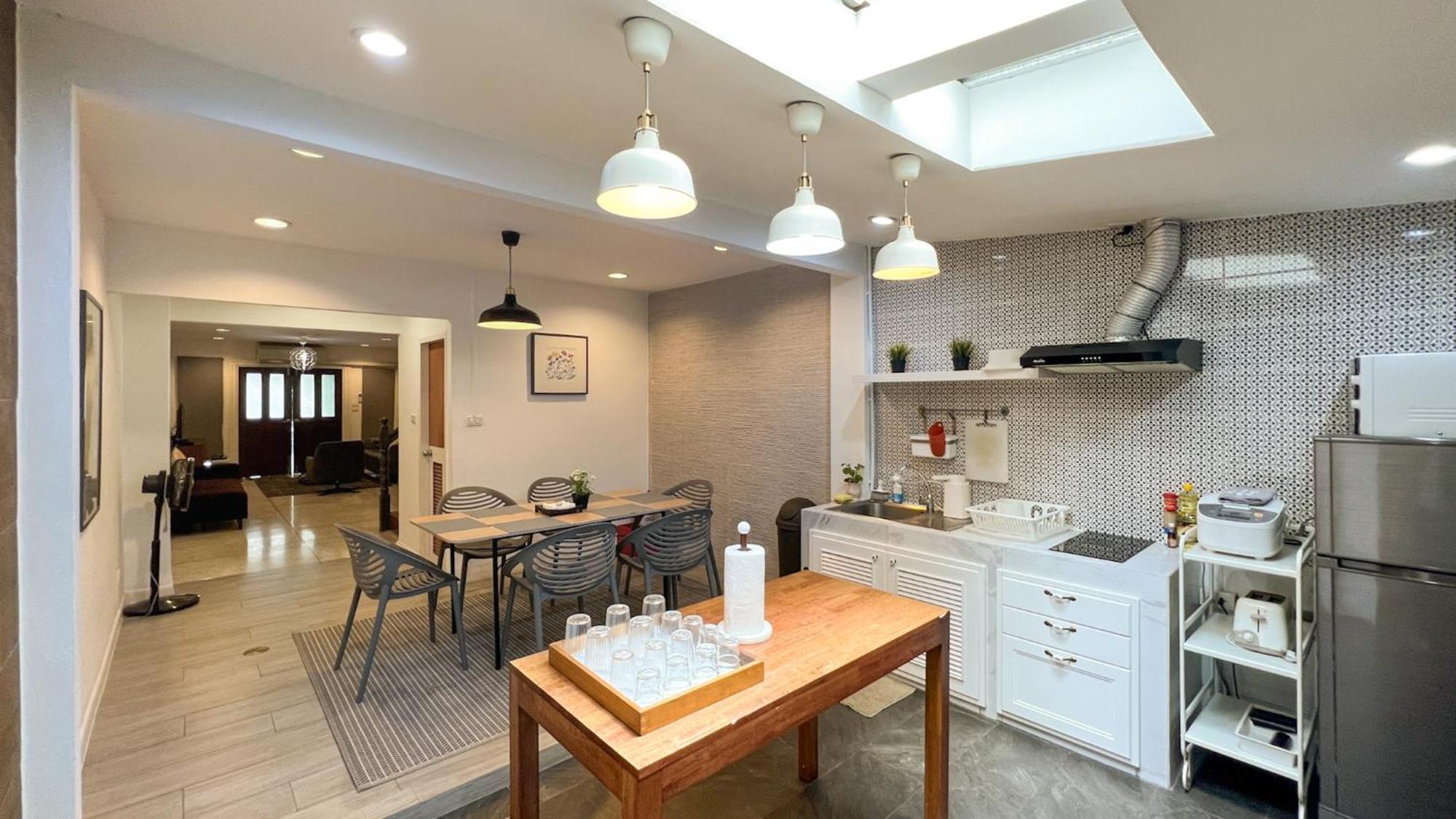 Neveu Premier Residence : Ratchada Бангкок Экстерьер фото