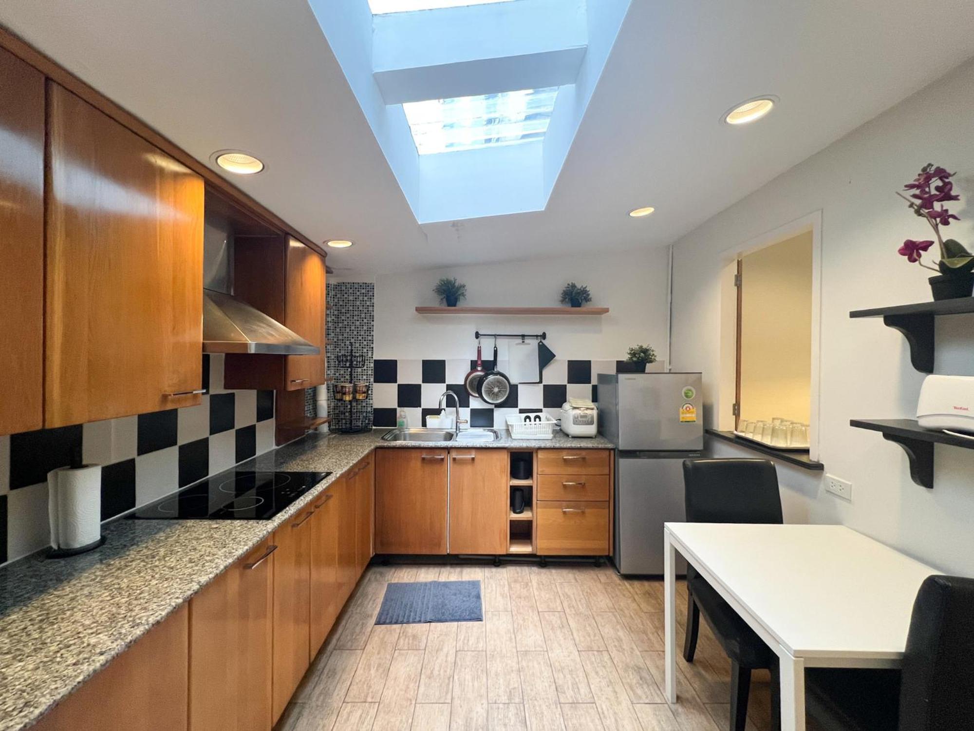 Neveu Premier Residence : Ratchada Бангкок Экстерьер фото